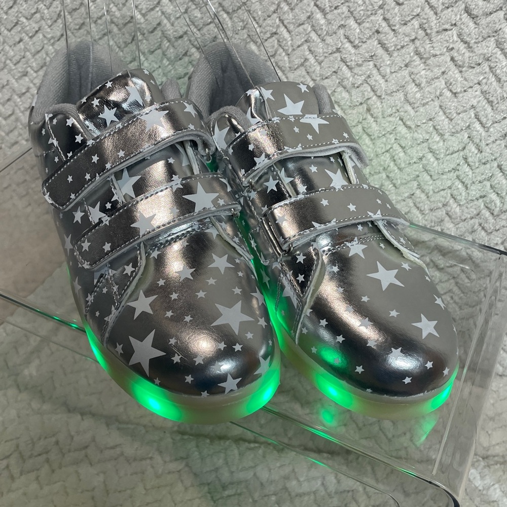 Link Kids 4 LED Light Up Silver Star Print Celestial Sneakers Novelty Kidcore - Picture 3 of 12